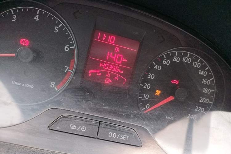 Used Volkswagen Santana 2015 1.6L Manual Comfort Edition Odometer Close Up