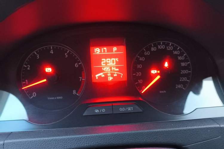 Used Volkswagen Santana 2015 1.6L Automatic Fashion Edition Odometer Close Up