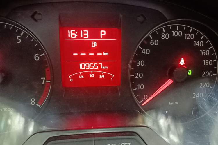 Used Volkswagen Santana 2015 1.6L Automatic Comfort Edition Odometer Close Up