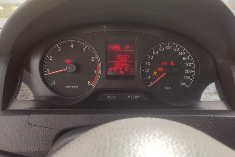 Used Volkswagen Santana 2015 1.6L Automatic Fashion Edition Odometer Close Up