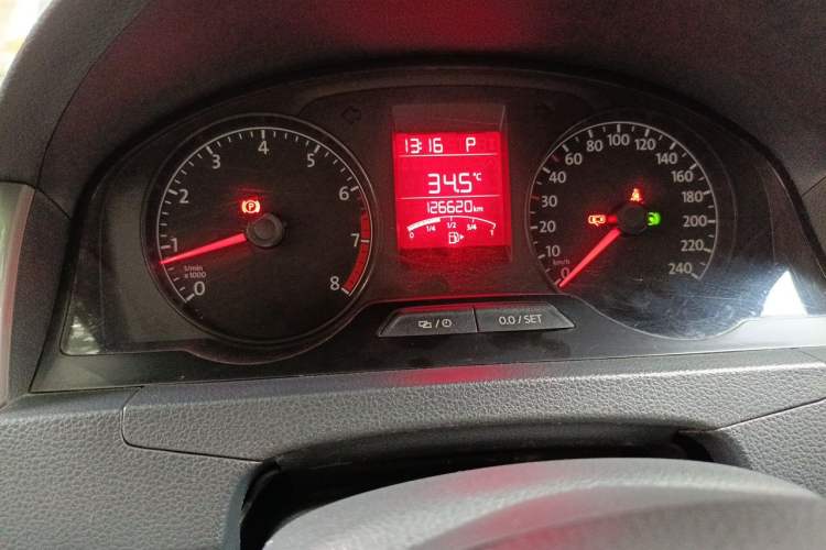 Used Volkswagen Santana 2015 Haval H6 1.6L Automatic Luxury Model Odometer Close Up