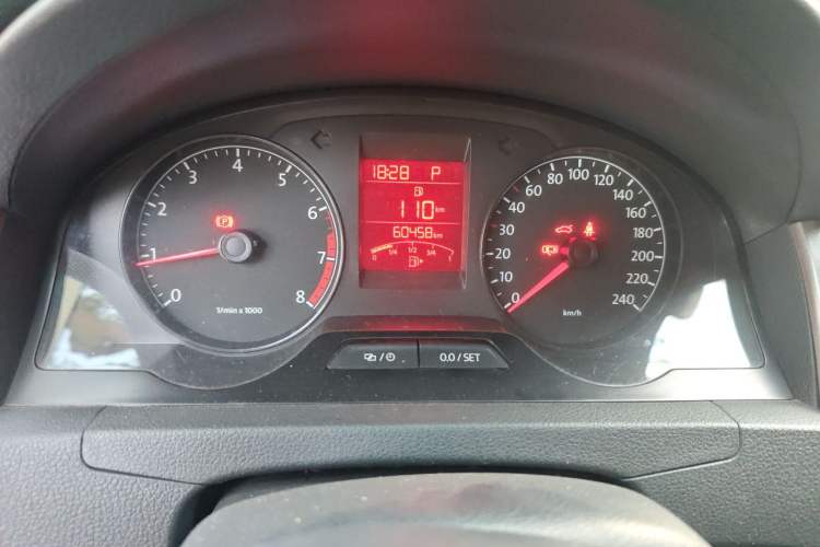 Used Volkswagen Santana 2015 1.6L Automatic Comfort Edition Odometer Close Up