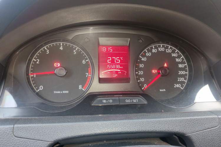 Used Volkswagen Santana 2015 1.6L Manual Fashion Edition Odometer Close Up