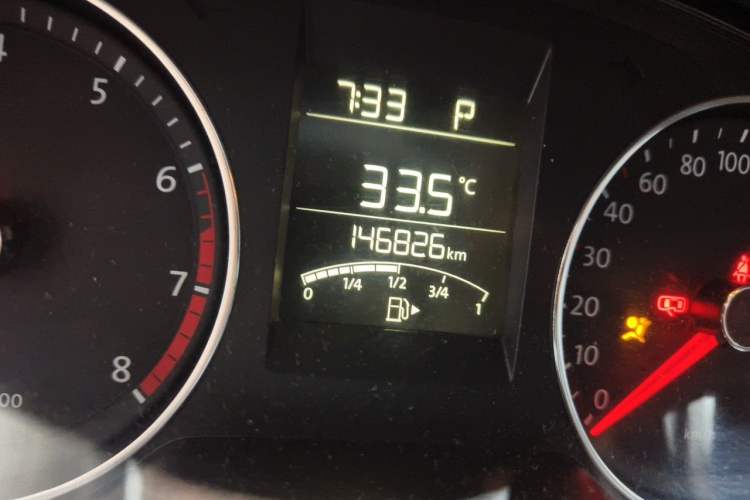 Used Volkswagen Santana 2015 1.6L Automatic Luxury Edition Odometer Close Up