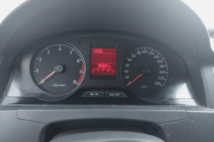 Used Volkswagen Santana 2015 1.6L Automatic Fashion Edition Odometer Close Up