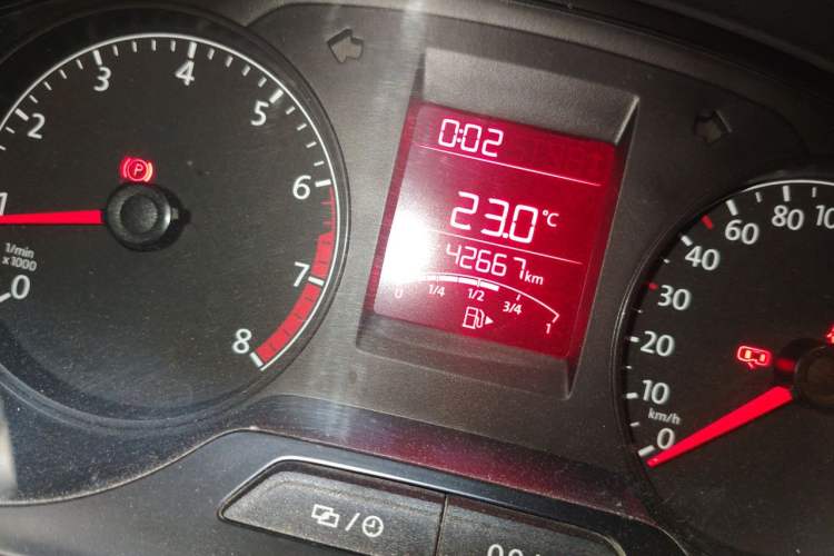 Used Volkswagen Santana 2015 1.6L Manual Fashion Edition Odometer Close Up