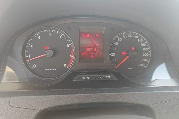 Used Volkswagen Santana 2015 1.6L Automatic Comfort Edition Odometer Close Up
