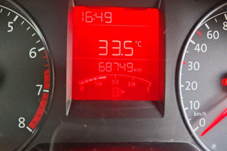 Used Volkswagen Santana 2015 HaoNa 1.6L Manual Fashion Edition Odometer Close Up