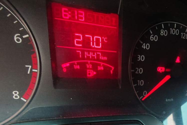 Used Volkswagen Santana 2015 1.6L Manual Fashion Edition Odometer Close Up