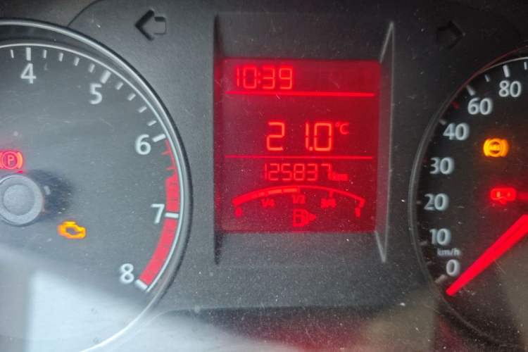 Used Volkswagen Santana 2015 1.6L Manual Fashion Edition Odometer Close Up