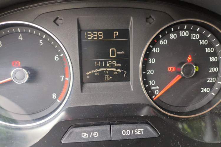 Used Volkswagen Santana 2015 Haval H6 1.6L Automatic Comfort Model Odometer Close Up