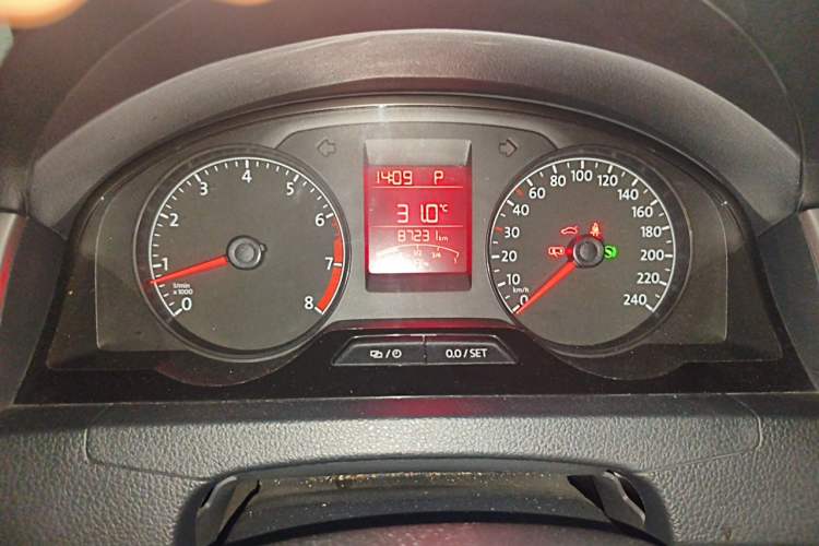 Used Volkswagen Santana 2015 Haval H6 1.6L Automatic Luxury Model Odometer Close Up