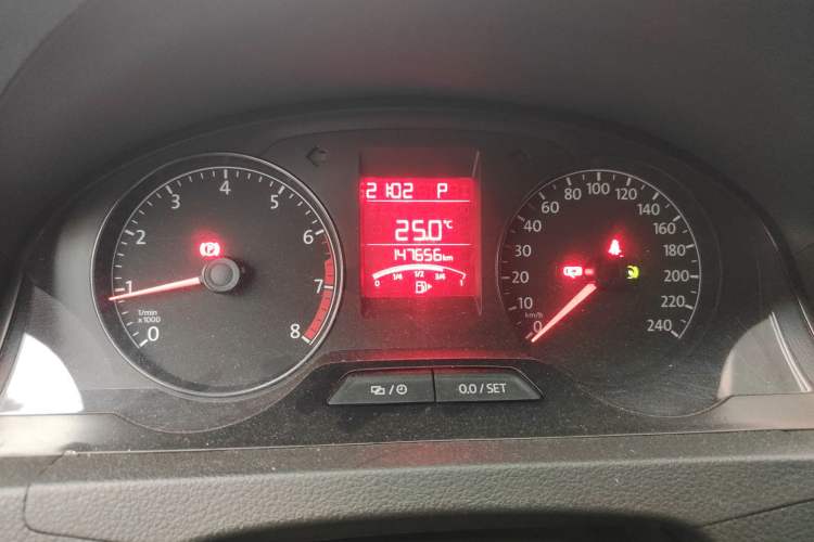 Used Volkswagen Santana 2015 Haval H6 1.6L Automatic Luxury Model Odometer Close Up