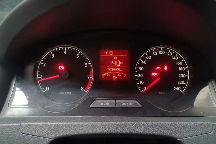 Used Volkswagen Santana 2015 1.6L Manual Comfort Edition Odometer Close Up