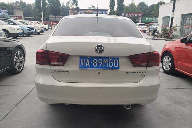Used Volkswagen Santana 2015 1.6L Manual Comfort Edition Rear