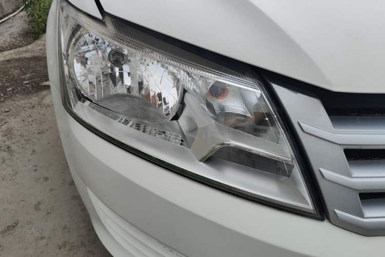 Used Volkswagen Santana 2015 1.4L Manual Fashion Edition Right Front Headlight