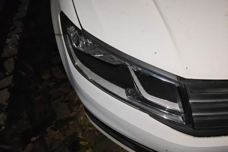 Used Volkswagen Santana 2015 Haval H6 1.6L Automatic Luxury Model Right Front Headlight
