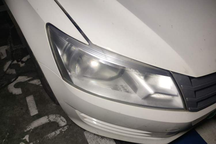 Used Volkswagen Santana 2015 1.6L Manual Fashion Edition Right Front Headlight