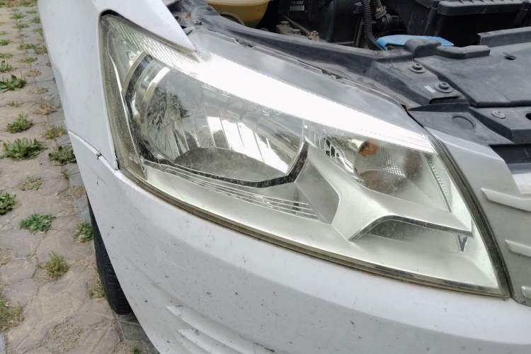 Used Volkswagen Santana 2015 1.6L Manual Fashion Edition Right Front Headlight