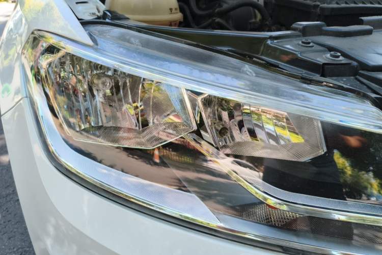Used Volkswagen Santana 2015 Haval H9 1.6L Manual Comfort Edition Right Front Headlight