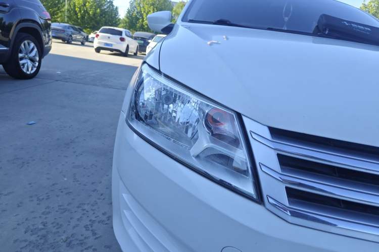 Used Volkswagen Santana 2015 1.4L Manual Fashion Edition Right Front Headlight