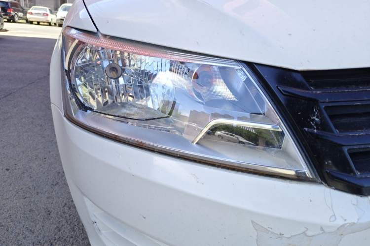 Used Volkswagen Santana 2015 1.4L Manual Fashion Edition Right Front Headlight