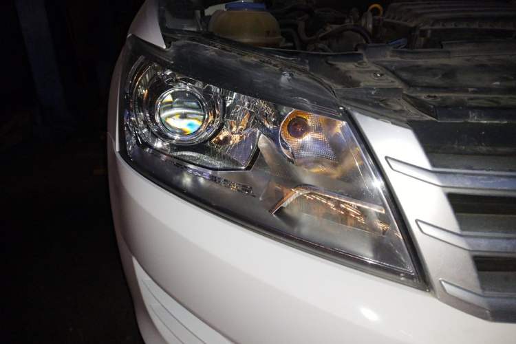 Used Volkswagen Santana 2015 1.6L Manual Fashion Edition Right Front Headlight