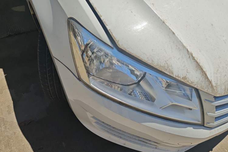 Used Volkswagen Santana 2015 1.6L Manual Fashion Edition Right Front Headlight