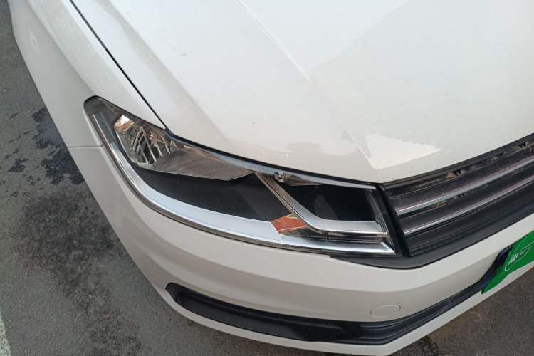 Used Volkswagen Santana 2015 Haval H6 1.6L Automatic Luxury Model Right Front Headlight