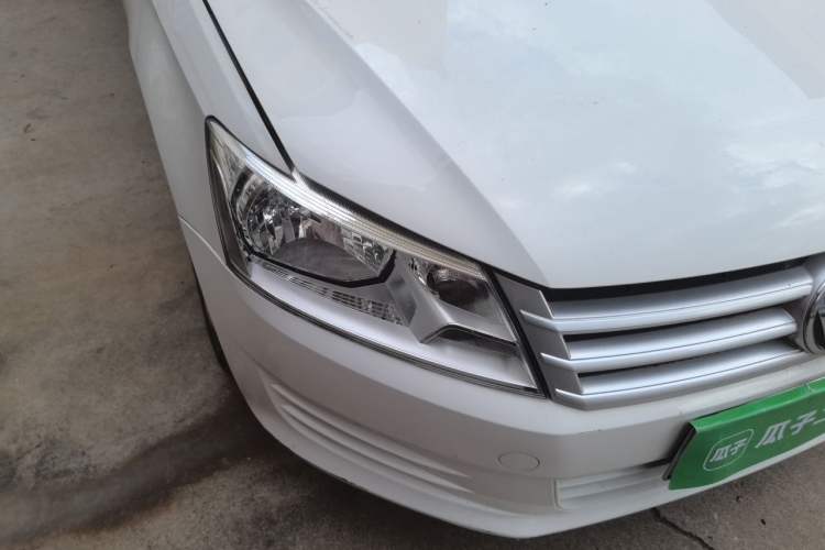 Used Volkswagen Santana 2015 1.4L Manual Fashion Edition Right Front Headlight