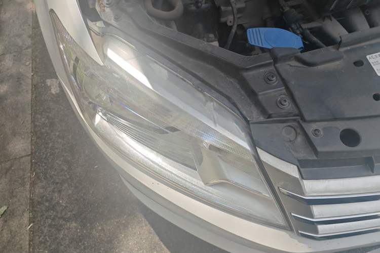 Used Volkswagen Santana 2015 1.6L Manual Comfort Edition Right Front Headlight