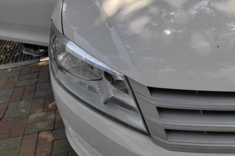 Used Volkswagen Santana 2015 1.6L Manual Fashion Edition Right Front Headlight