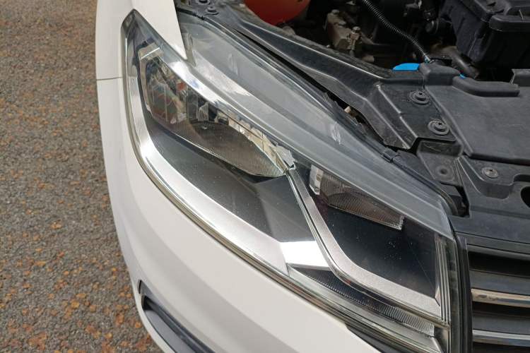 Used Volkswagen Santana 2015 Haval H6 1.6L Automatic Luxury Model Right Front Headlight