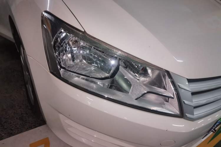 Used Volkswagen Santana 2015 1.4L Manual Fashion Edition Right Front Headlight