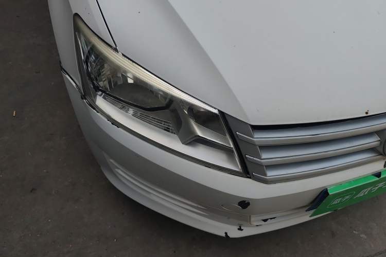 Used Volkswagen Santana 2015 1.6L Manual Fashion Edition Right Front Headlight