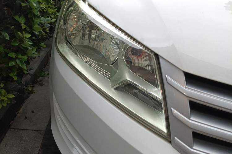Used Volkswagen Santana 2015 1.4L Manual Fashion Edition Right Front Headlight