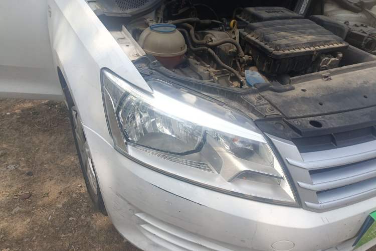 Used Volkswagen Santana 2015 1.6L Manual Fashion Edition Right Front Headlight