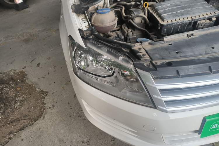 Used Volkswagen Santana 2015 1.6L Manual Fashion Edition Right Front Headlight