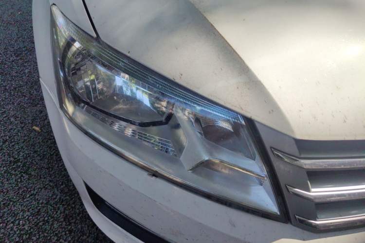 Used Volkswagen Santana 2015 1.6L Manual Comfort Edition Right Front Headlight