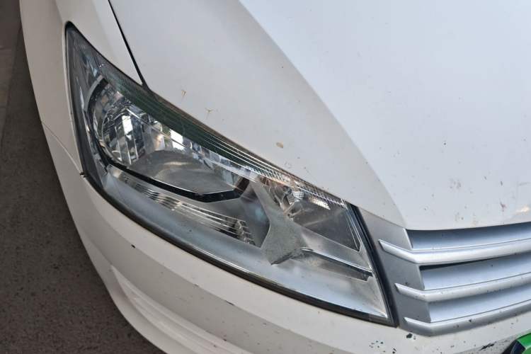 Used Volkswagen Santana 2015 1.6L Manual Fashion Edition Right Front Headlight