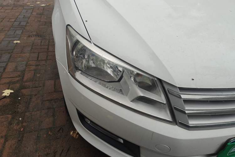 Used Volkswagen Santana 2015 1.6L Manual Comfort Edition Right Front Headlight