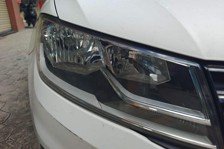 Used Volkswagen Santana 2015 Haval H6 1.6L Automatic Comfort Model Right Front Headlight