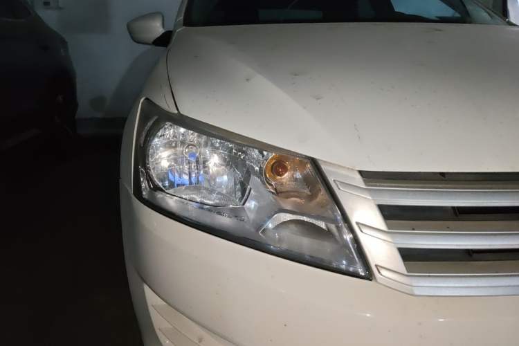 Used Volkswagen Santana 2015 1.6L Manual Fashion Edition Right Front Headlight