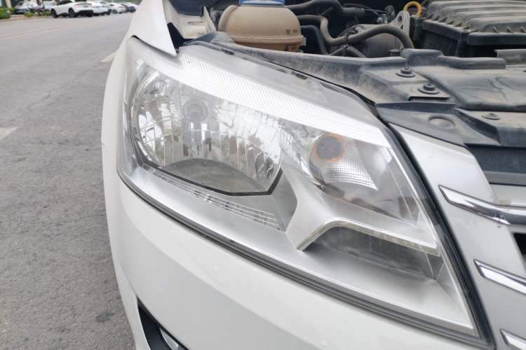Used Volkswagen Santana 2015 1.6L Manual Comfort Edition Right Front Headlight