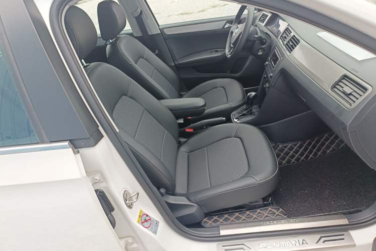 Used Volkswagen Santana 2015 Haval H6 1.6L Automatic Comfort Model Right Front Seat