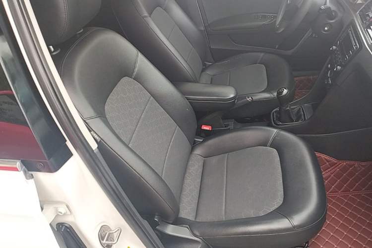 Used Volkswagen Santana 2015 1.6L Manual Comfort Edition Right Front Seat