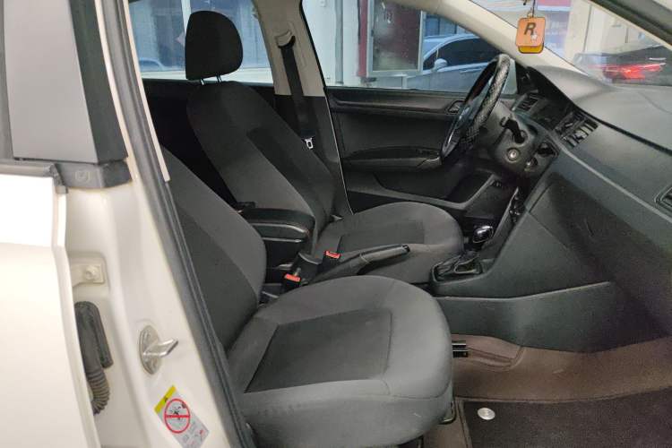 Used Volkswagen Santana 2015 1.6L Automatic Fashion Edition Right Front Seat