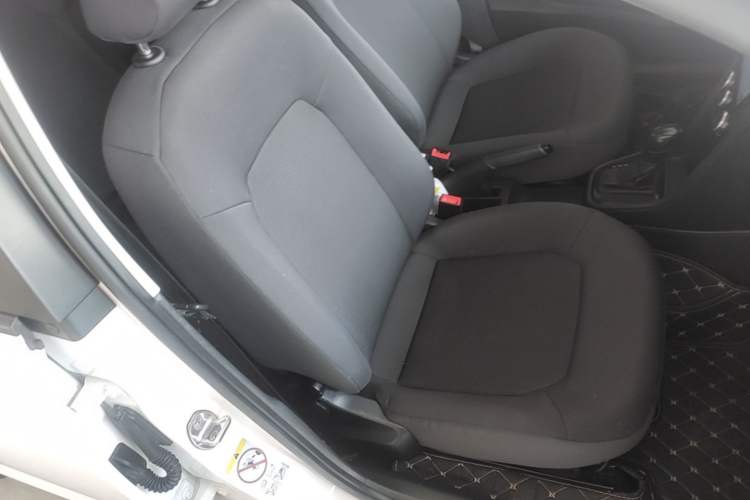 Used Volkswagen Santana 2015 1.6L Automatic Fashion Edition Right Front Seat