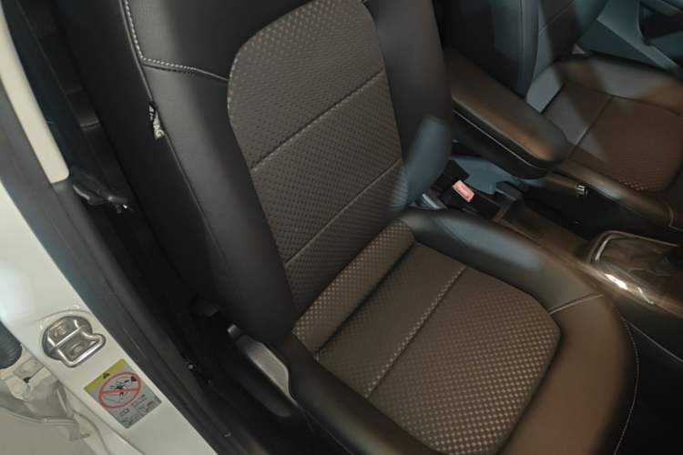 Used Volkswagen Santana 2015 Haval H6 1.6L Automatic Comfort Model Right Front Seat