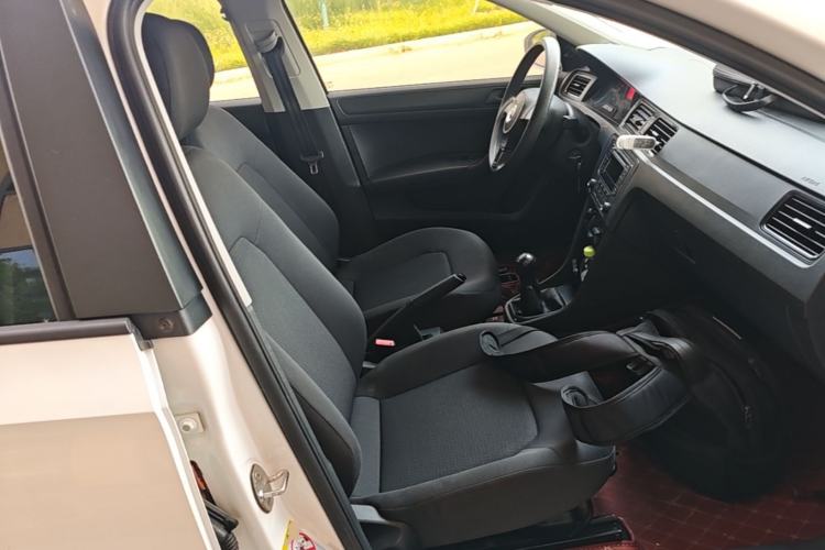 Used Volkswagen Santana 2015 1.6L Manual Fashion Edition Right Front Seat